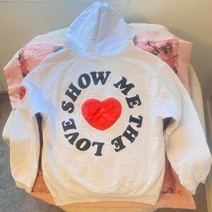 talentless la show me the love white red heart black letter oversized hoodie swe